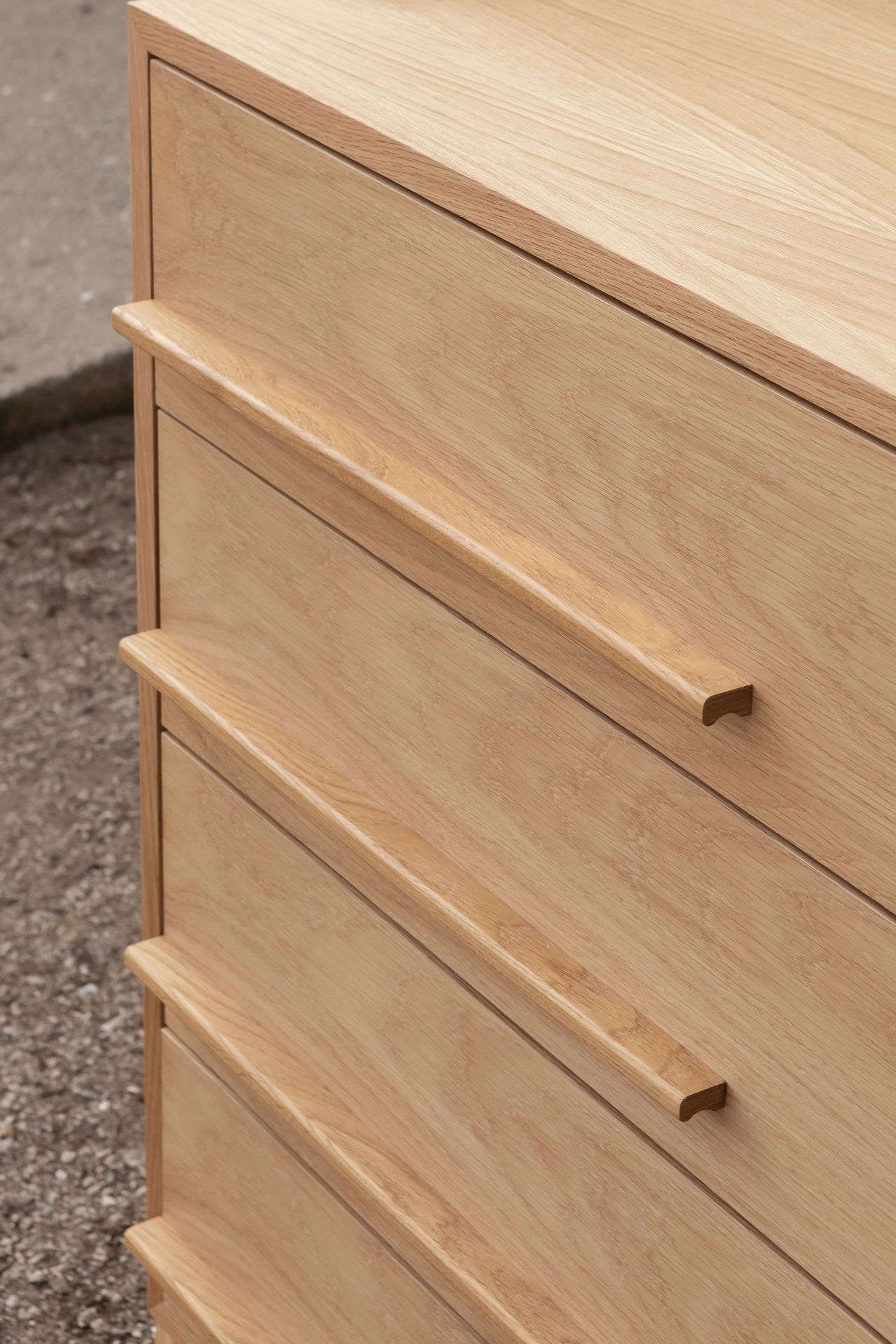Chiffonier out of solid and veneer oak